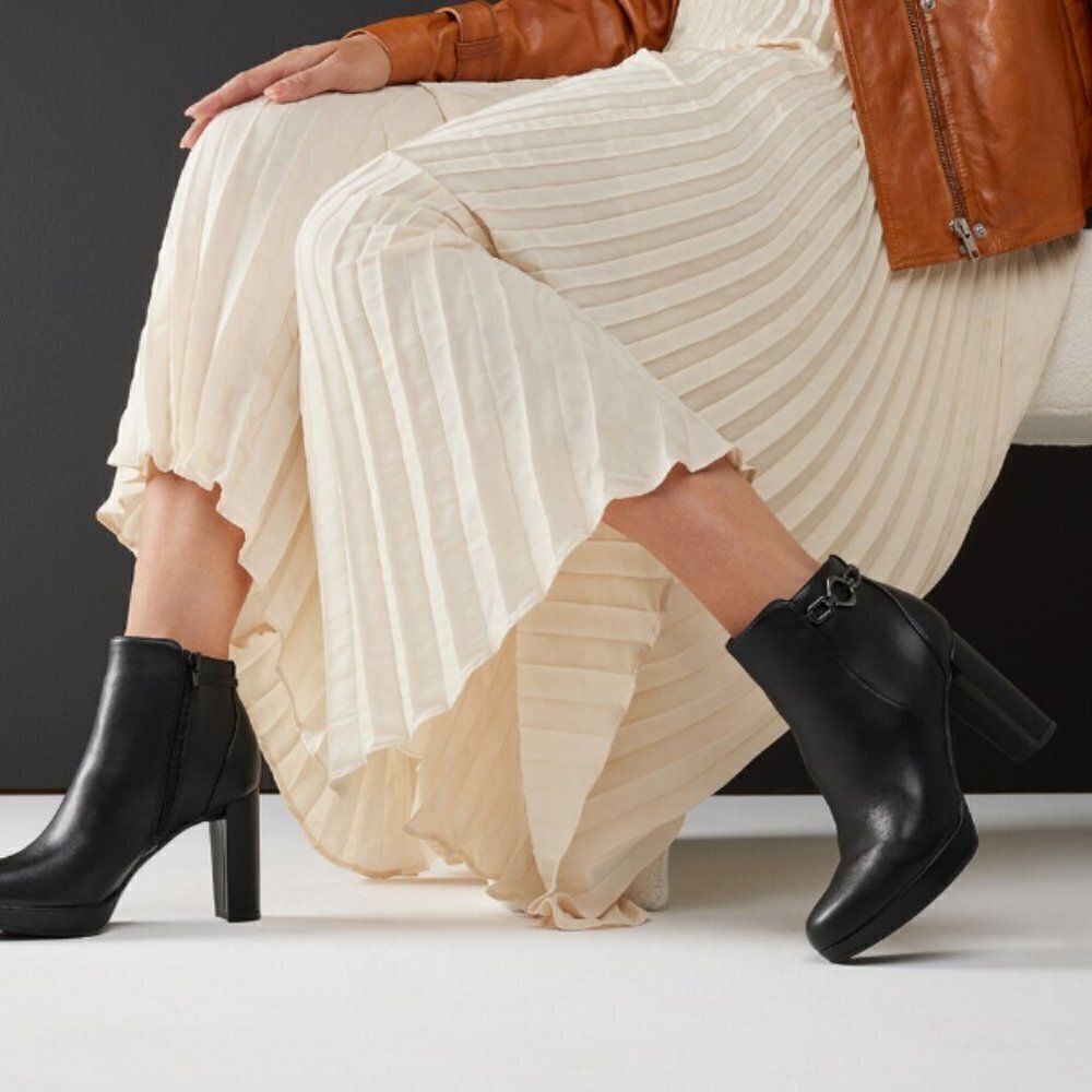 Naturalizer Berri Bootie (WIDE)